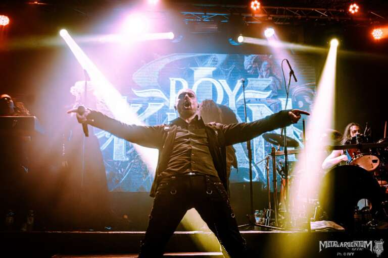 45-Roy Khan–36